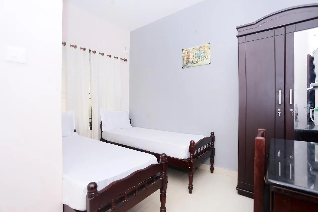 Oyo 42127 Thomsun Garden Hotel Kochi 3*,  India