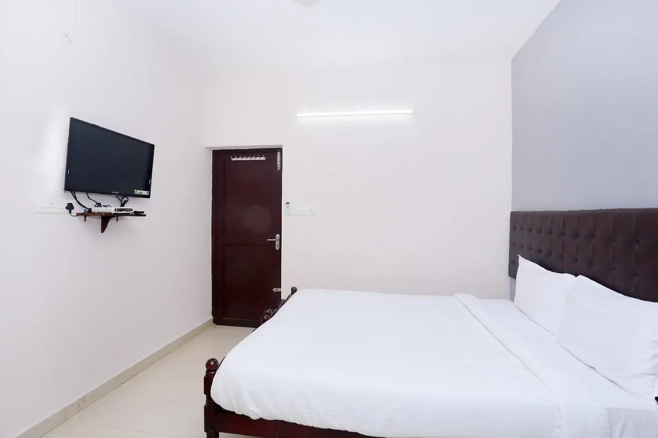 Oyo 42127 Thomsun Garden Otel Kochi